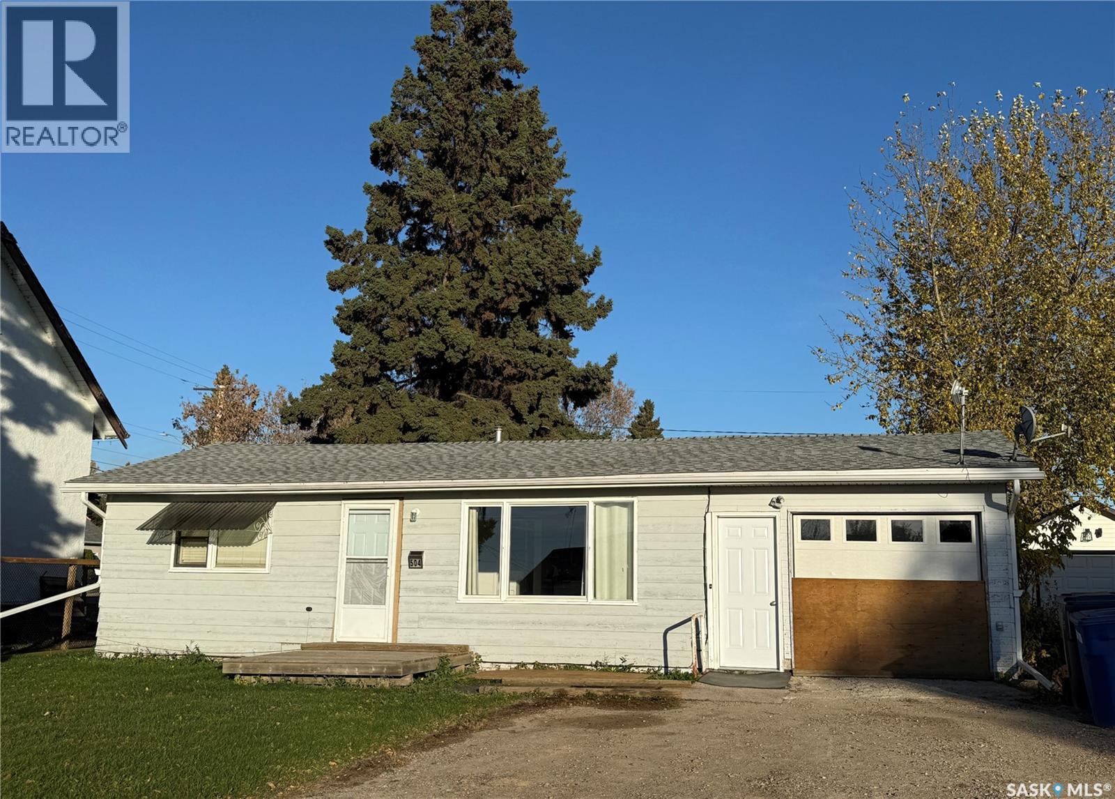 504 3rd STREET W, Meadow Lake, Saskatchewan