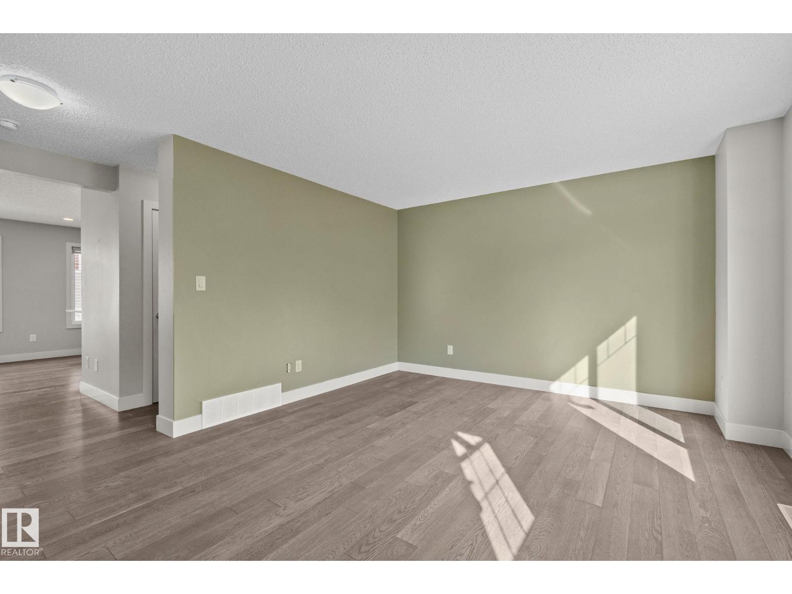 #21 2922 MAPLE WY NW