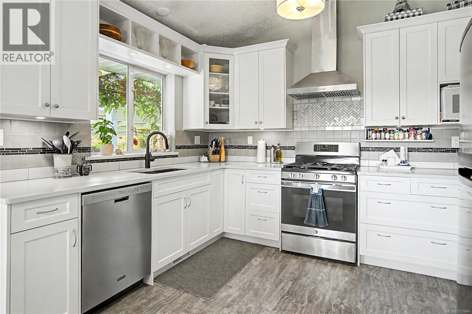 2060 Huddington Rd