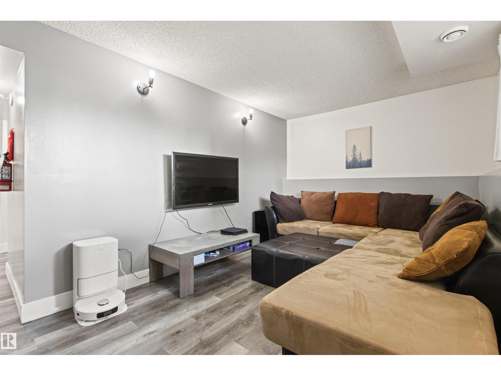 10550, 10552 62 AV NW