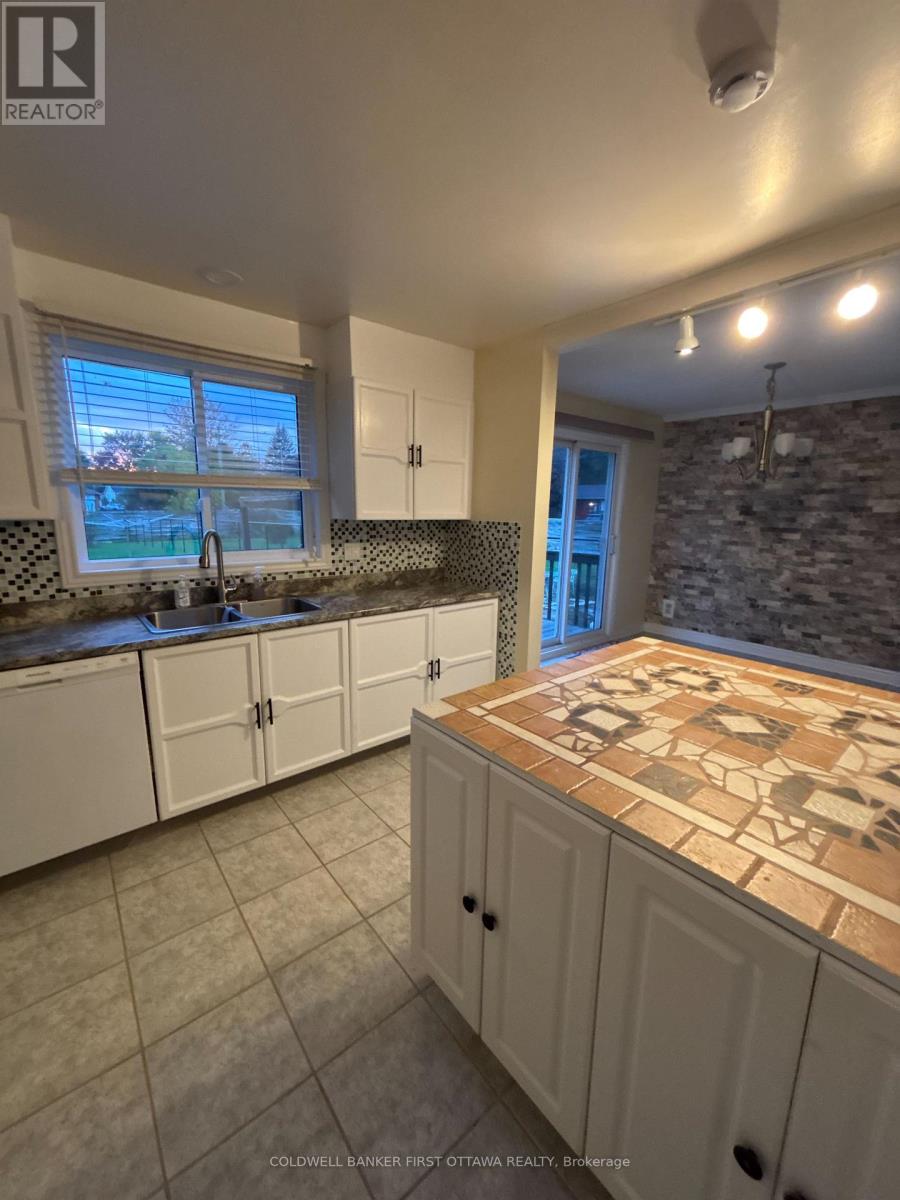1084 Eadie Road, Russell, Ontario K4R 1C3 - Photo 7 - X13877582