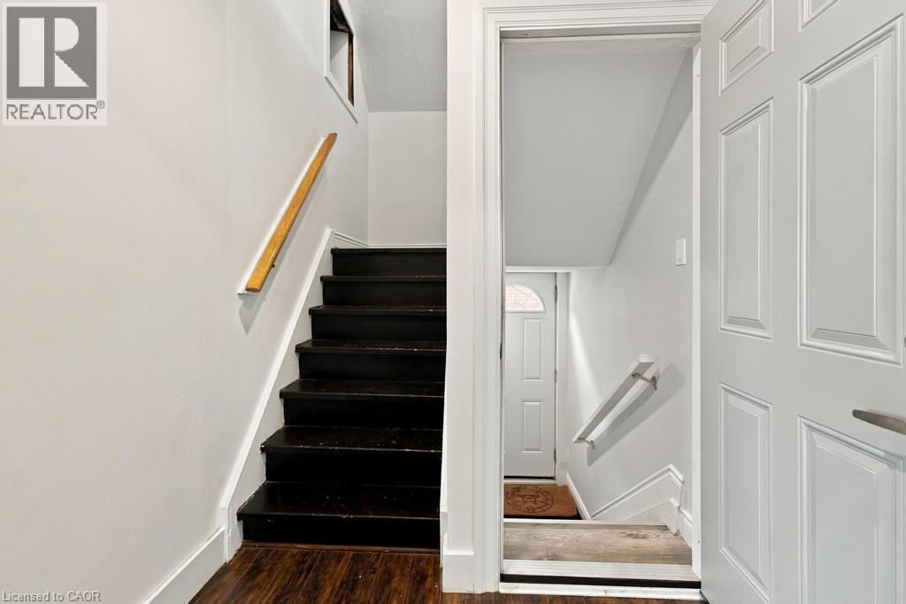 284 East 21st Street, Hamilton, Ontario  L8V 2T9 - Photo 11 - 40869594