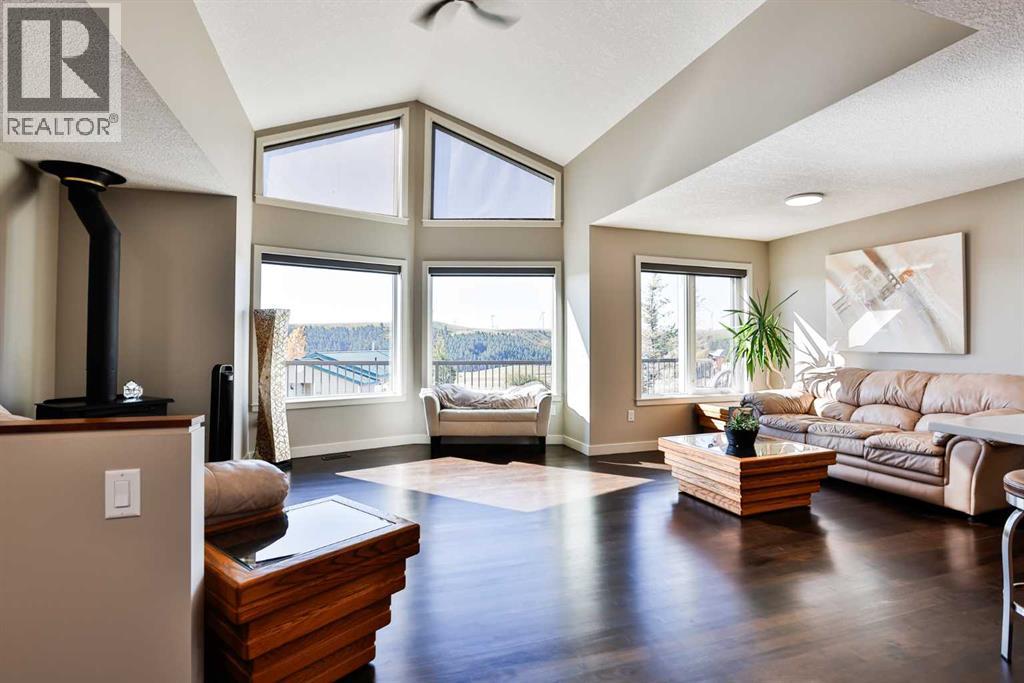 619 Chinook Crescent