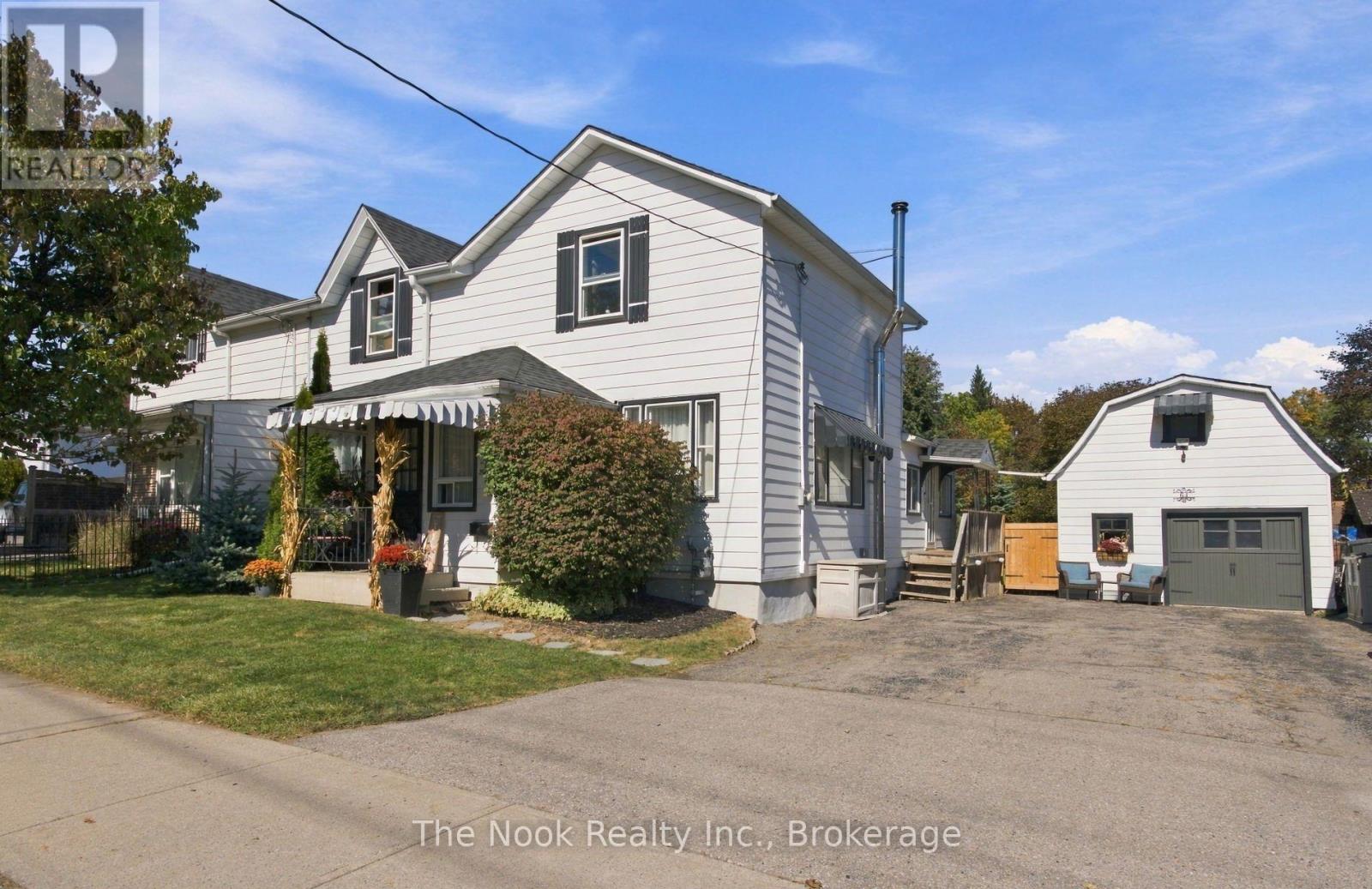 64 Wellington Street, Clarington, Ontario  L1C 1V5 - Photo 1 - E13877462