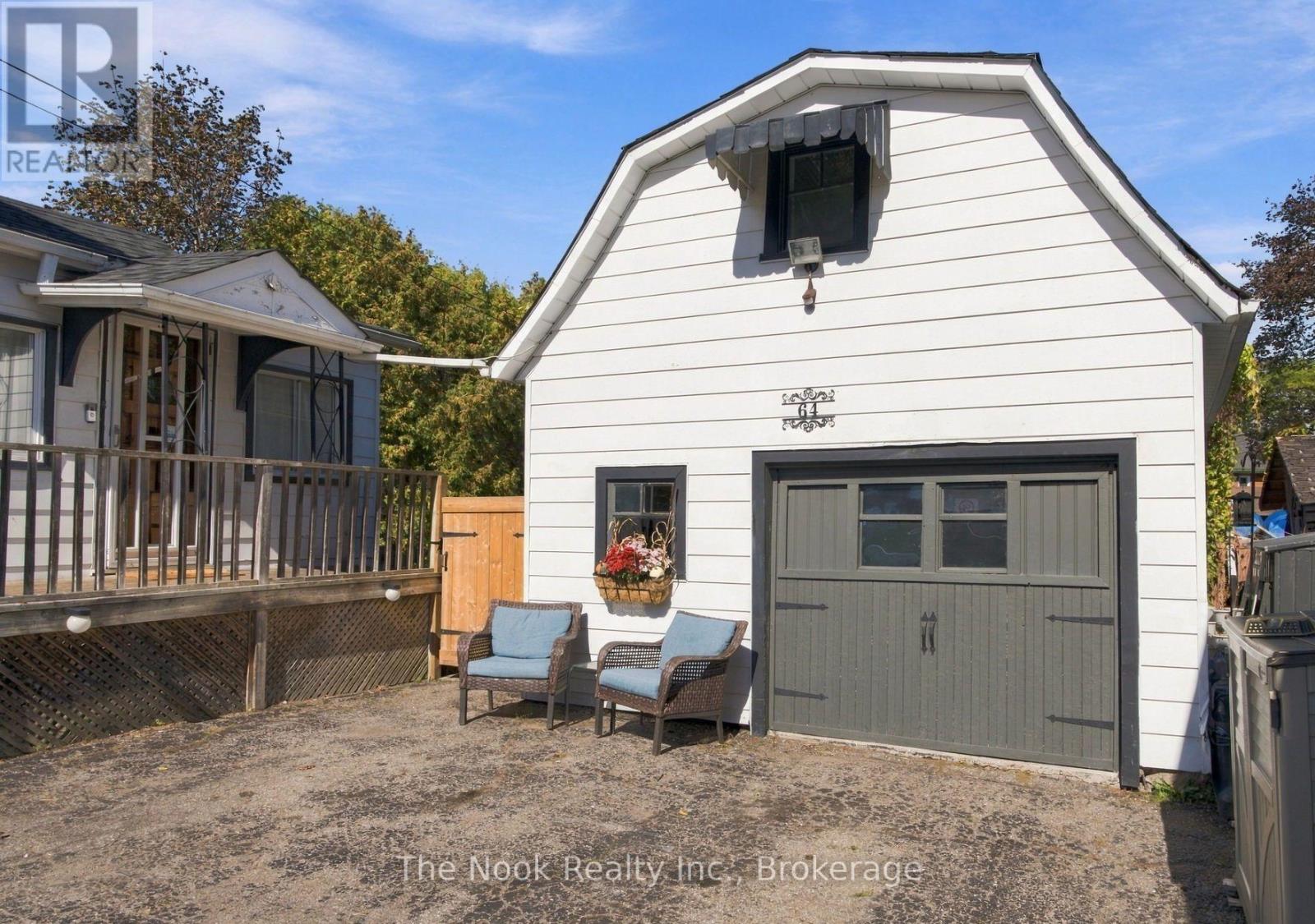64 Wellington Street, Clarington, Ontario  L1C 1V5 - Photo 2 - E13877462