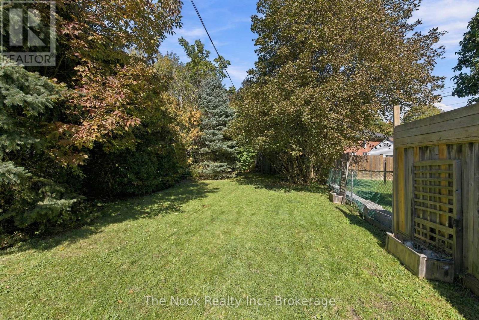 64 Wellington Street, Clarington, Ontario  L1C 1V5 - Photo 5 - E13877462
