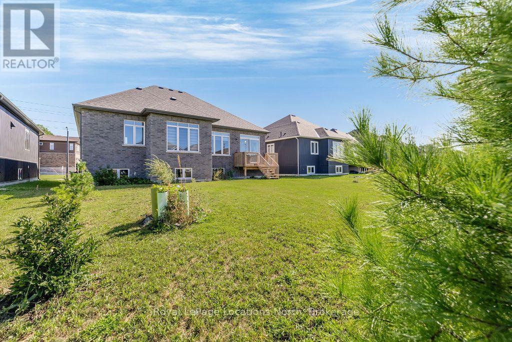 298 Ramblewood Drive, Wasaga Beach, Ontario L9Z 2B2 - Photo 39 - S13877502