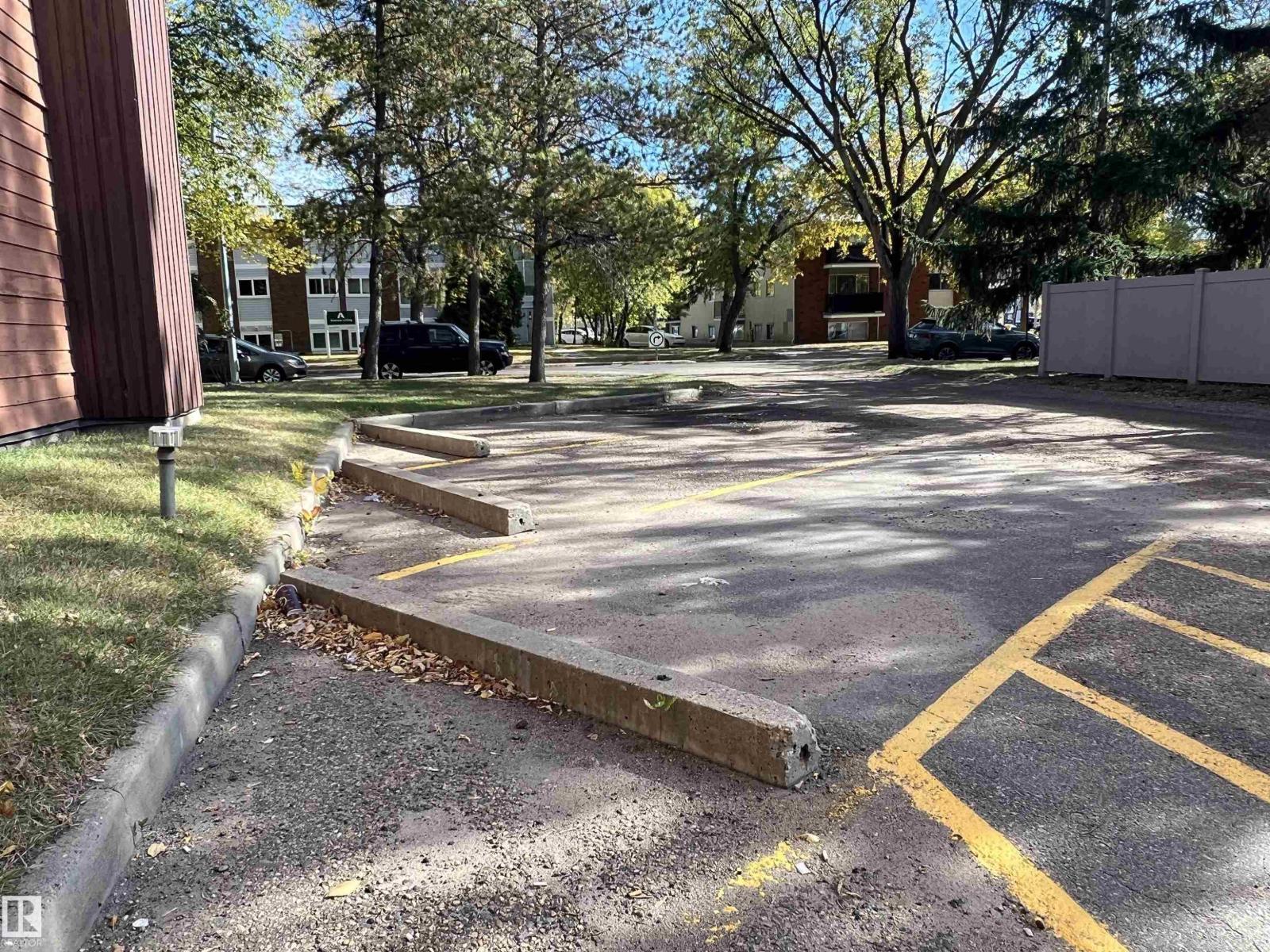 #305 10826 113 ST NW