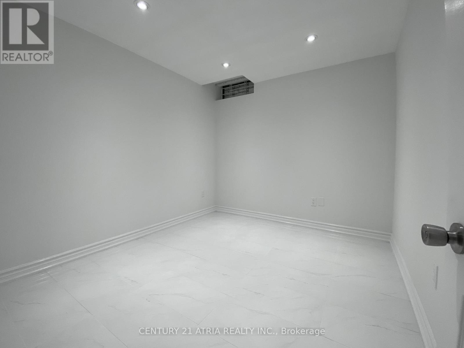 Lower - 40 Alanbull Square, Toronto, Ontario  M1V 4M1 - Photo 6 - E13877422