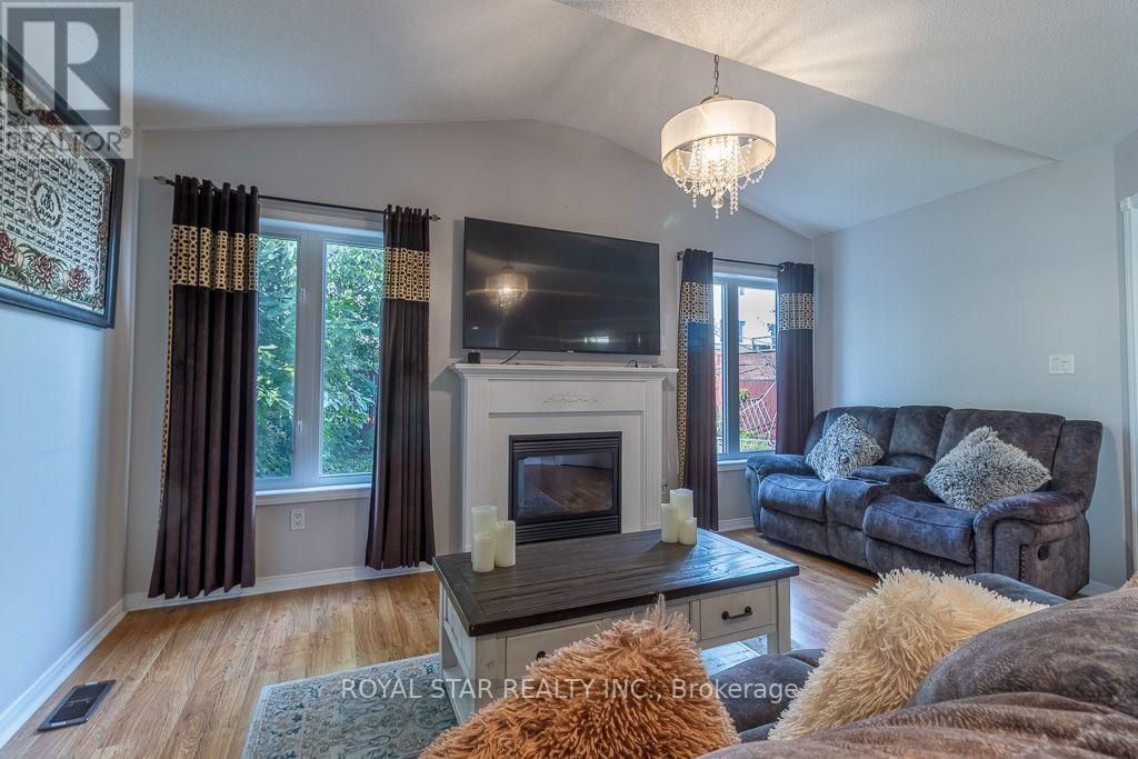 1164 Stire Street, Oshawa, Ontario  L1K 0G4 - Photo 7 - E13877504
