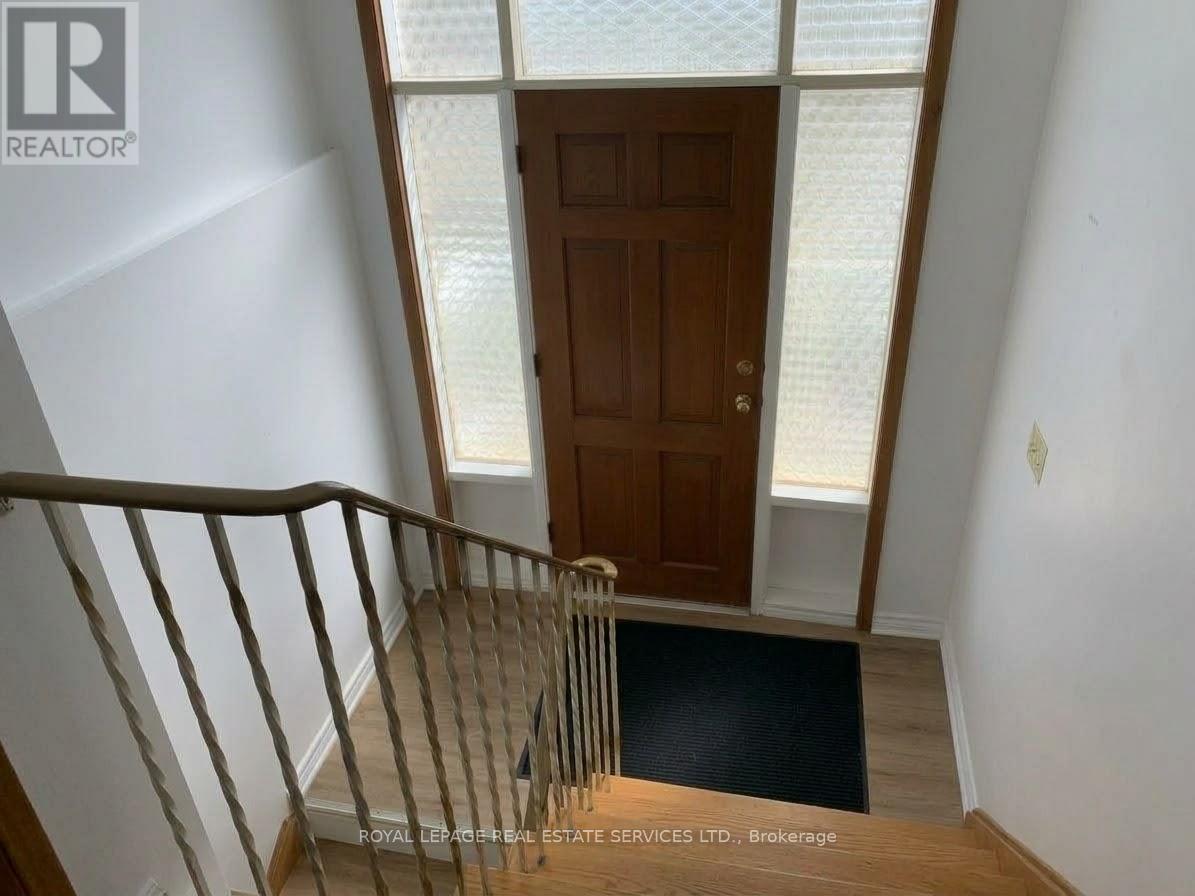 Upper - 66 Terryhill Crescent, Toronto, Ontario  M1S 3X5 - Photo 3 - E13877524