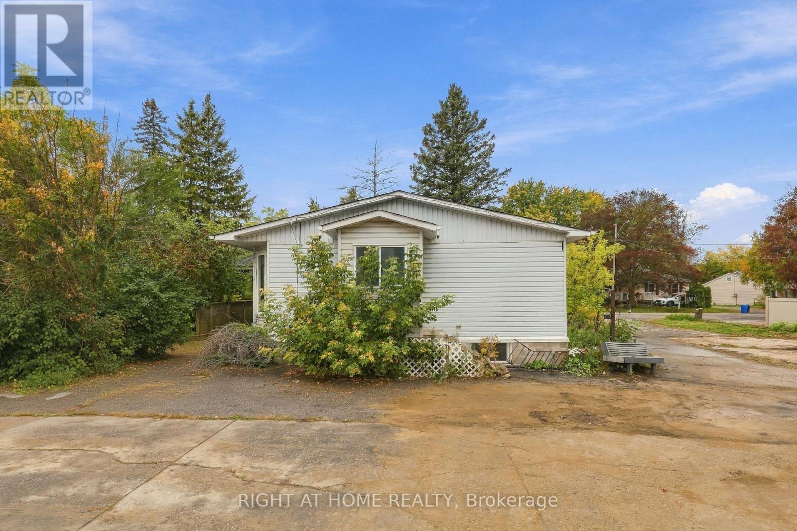 198 King Road, Richmond Hill, Ontario  L4E 2W1 - Photo 12 - N13877428