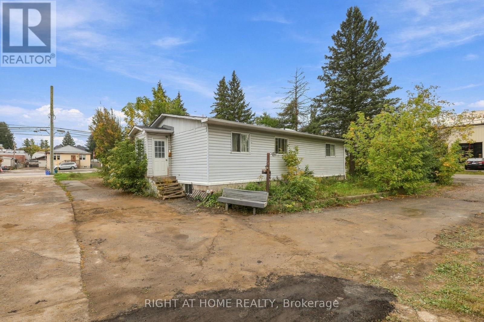 198 King Road, Richmond Hill, Ontario  L4E 2W1 - Photo 2 - N13877428