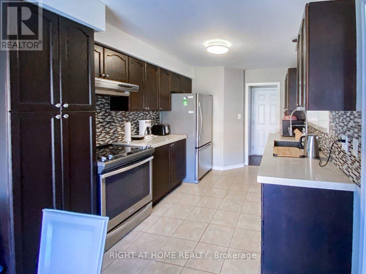 2099 Osbond Road, Innisfil (Alcona), Ontario  L9S 0A9 - Photo 6 - N13877472