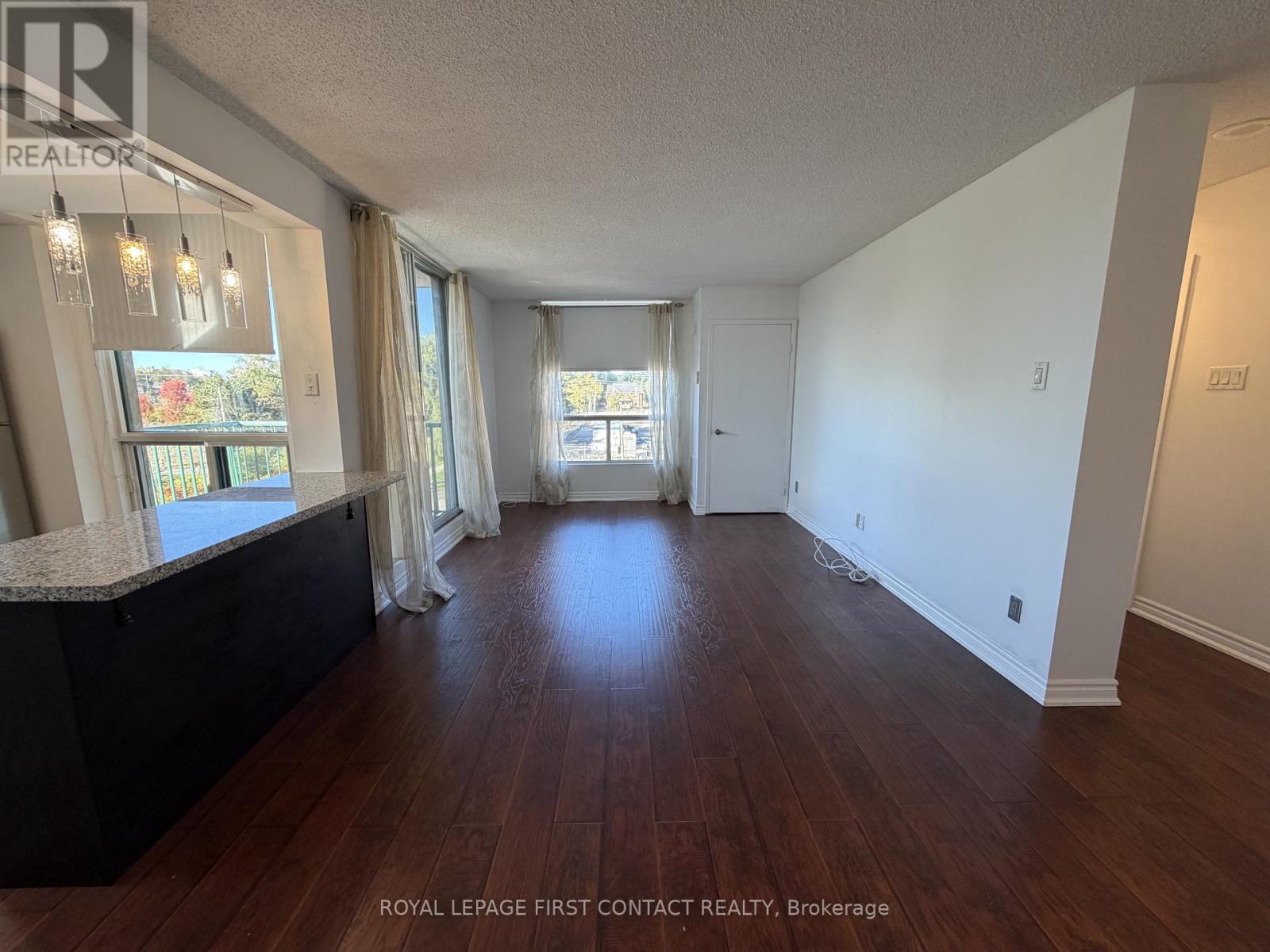 403 - 75 Ellen Street, Barrie, Ontario  L4N 7R6 - Photo 4 - S13877618