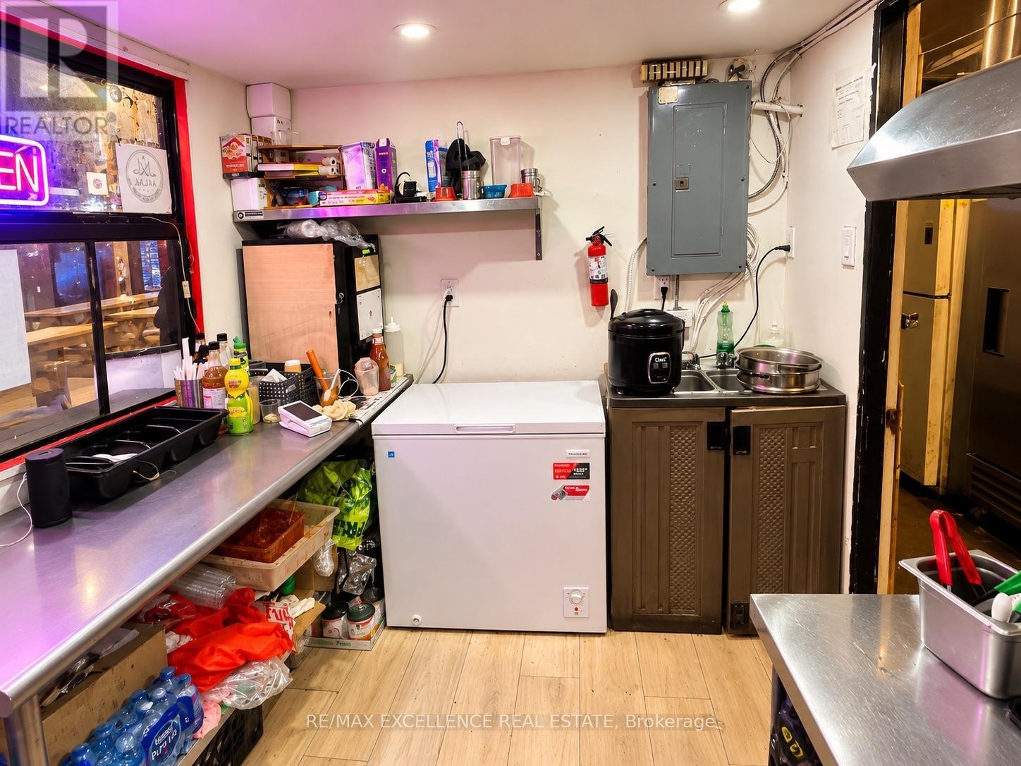 3 - 335 Yonge Street, Toronto, Ontario  M5B 1C1 - Photo 3 - C13868402