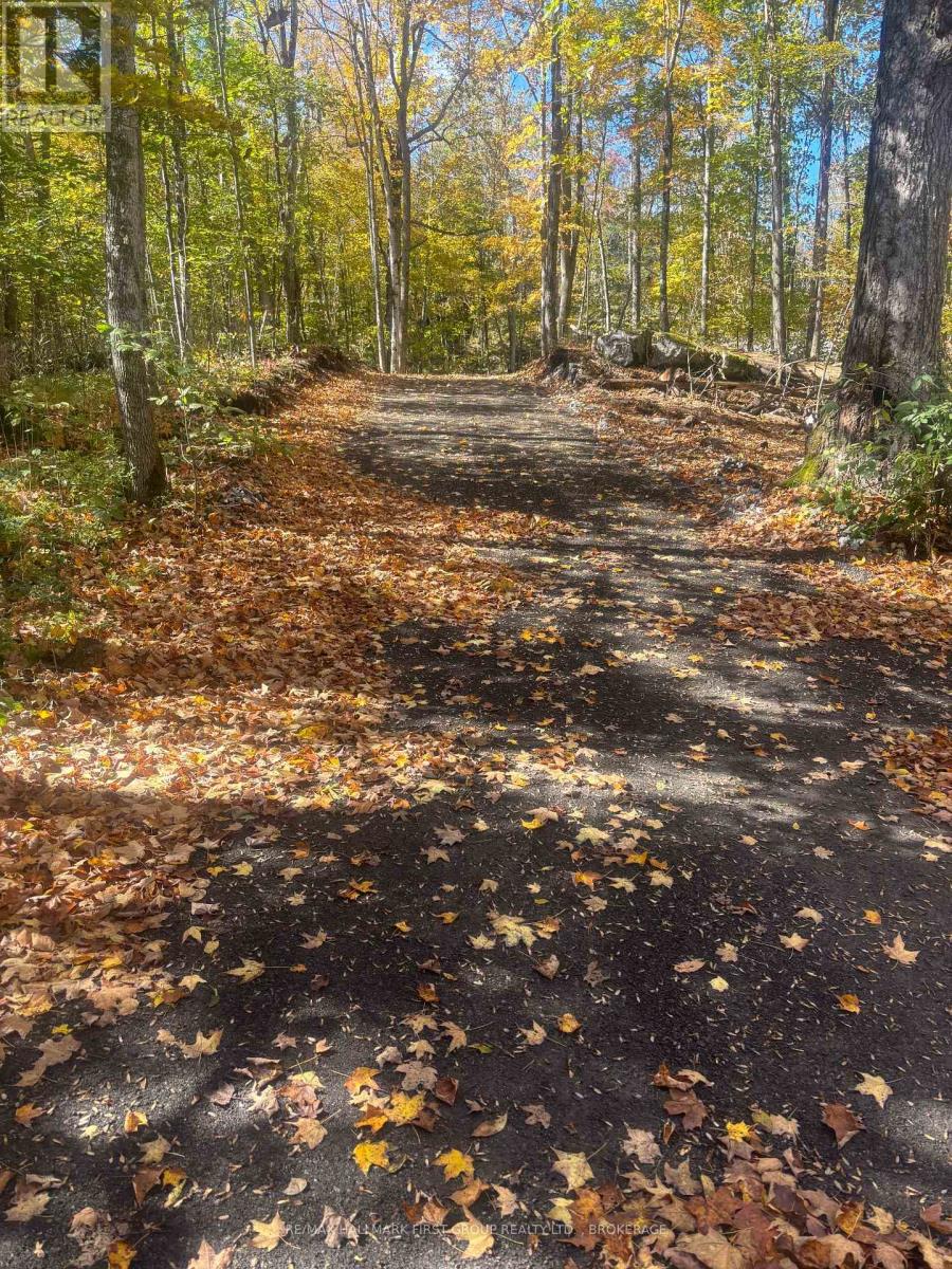 812 BUCK HOLLOW LANE Leeds and the Thousand Islands Ontario Canada K0E1N0 4