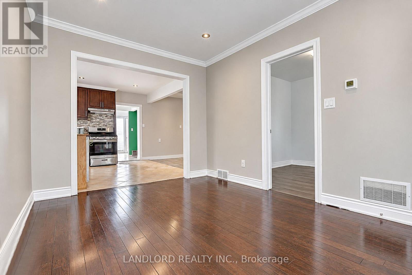 Main Fl - 45 Craydon Avenue, Toronto, Ontario  M6M 2C8 - Photo 11 - W13877412