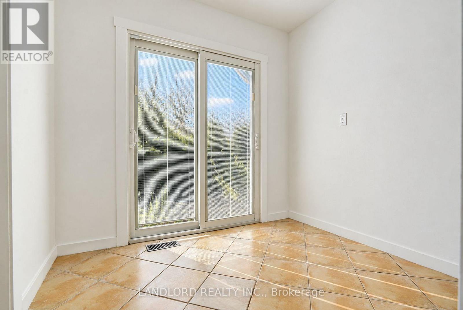 Main Fl - 45 Craydon Avenue, Toronto, Ontario  M6M 2C8 - Photo 30 - W13877412