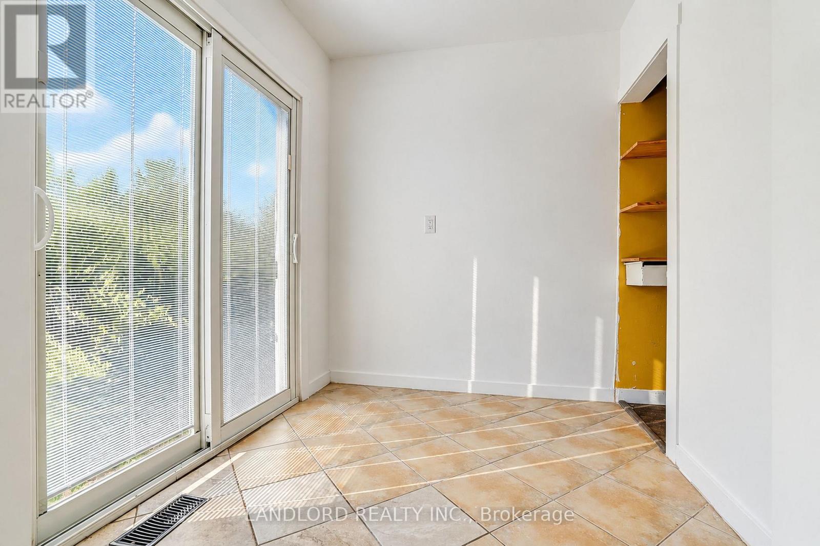Main Fl - 45 Craydon Avenue, Toronto, Ontario  M6M 2C8 - Photo 31 - W13877412