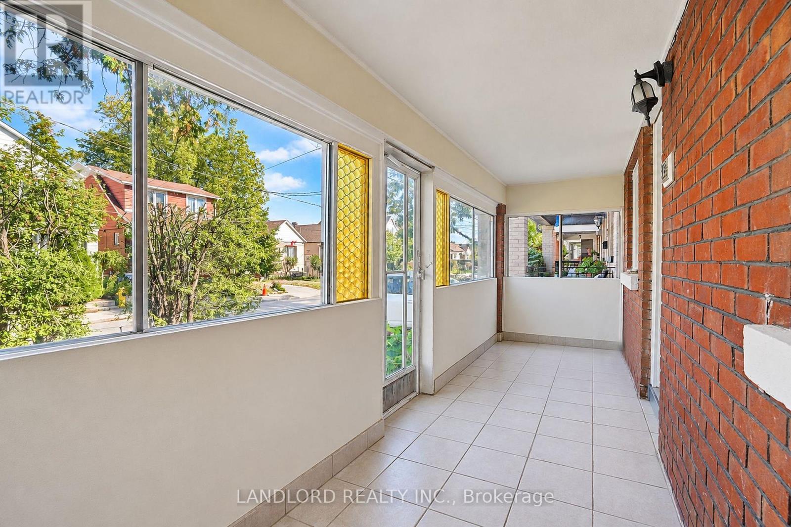 Main Fl - 45 Craydon Avenue, Toronto, Ontario  M6M 2C8 - Photo 9 - W13877412