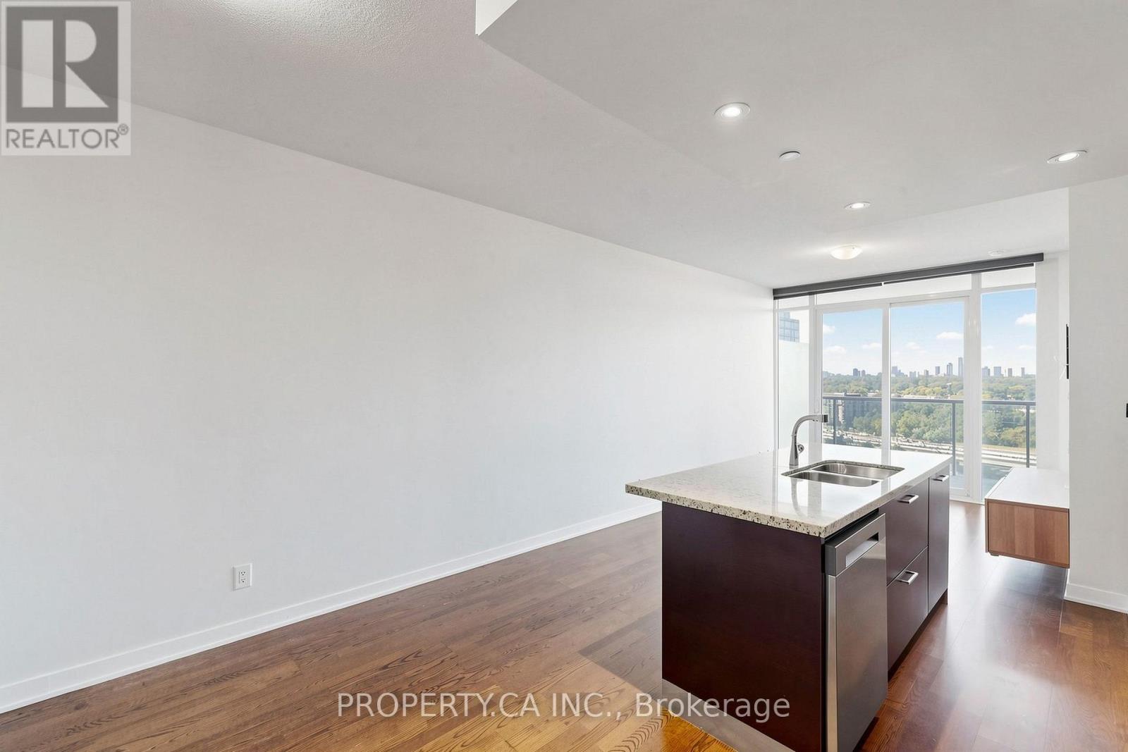 1712 - 88 Park Lawn Road, Toronto, Ontario  M8Y 0B5 - Photo 2 - W13877424