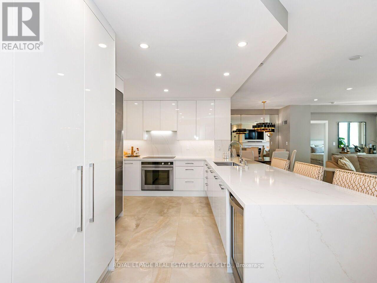 Ph201 - 88 Palace Pier Court, Toronto, Ontario  M8V 4C2 - Photo 11 - W13877454
