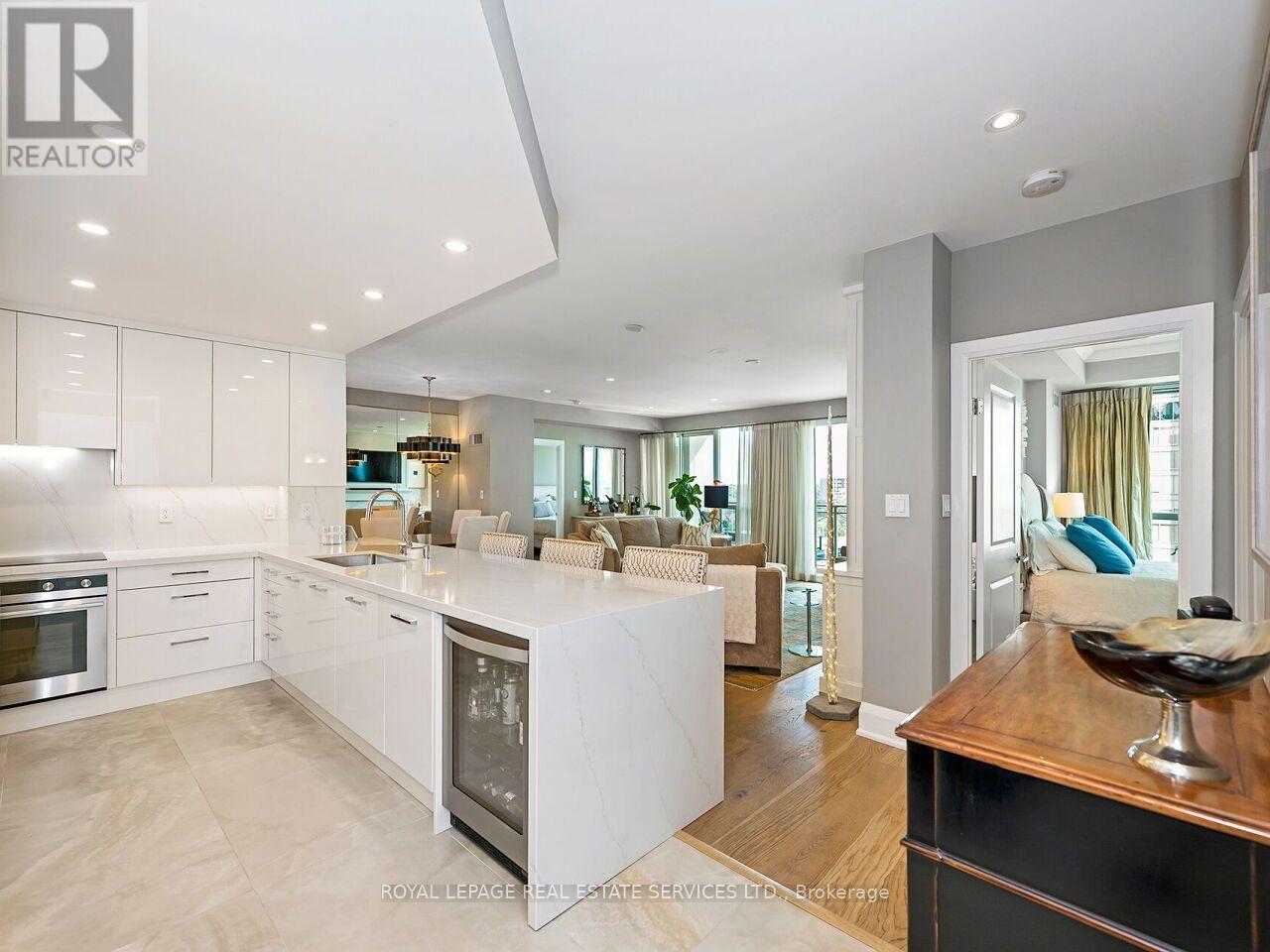 Ph201 - 88 Palace Pier Court, Toronto, Ontario  M8V 4C2 - Photo 13 - W13877454