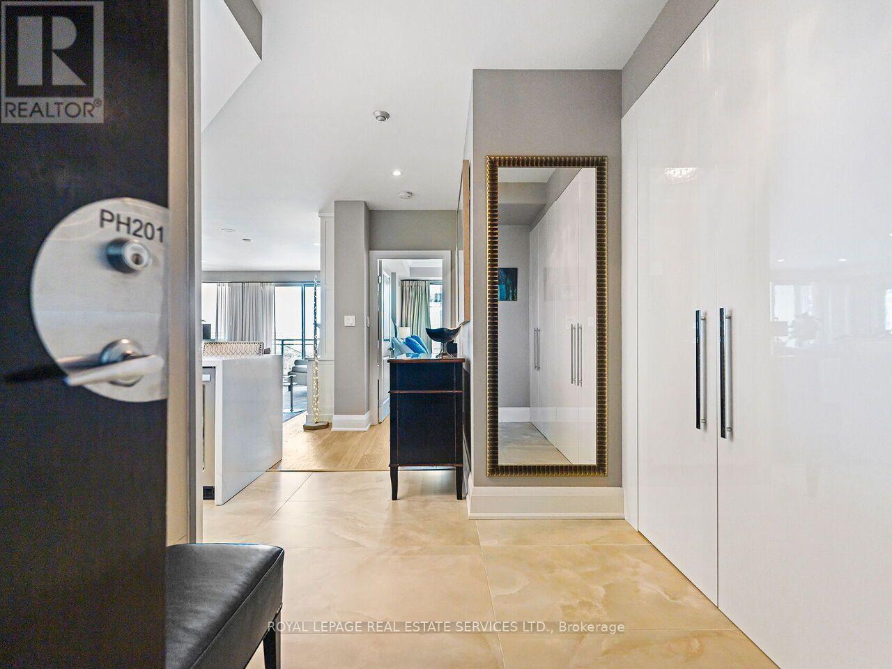 Ph201 - 88 Palace Pier Court, Toronto, Ontario  M8V 4C2 - Photo 4 - W13877454