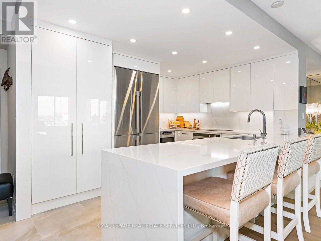 Ph201 - 88 Palace Pier Court, Toronto, Ontario  M8V 4C2 - Photo 9 - W13877454