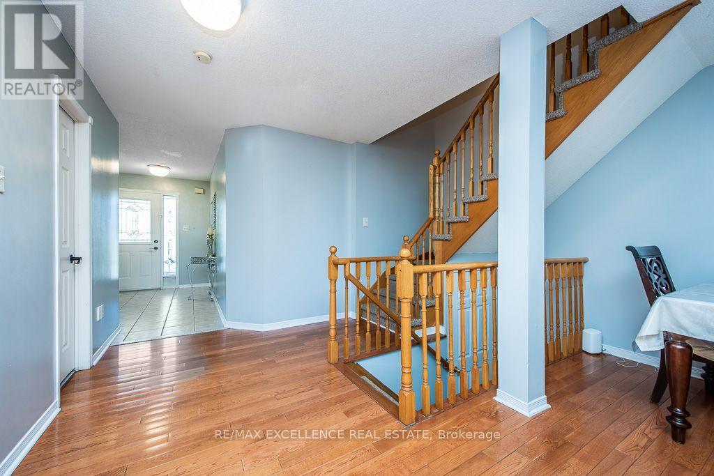 44 Weather Vane Lane NW, Brampton, Ontario  L6X 4R5 - Photo 12 - W13877518