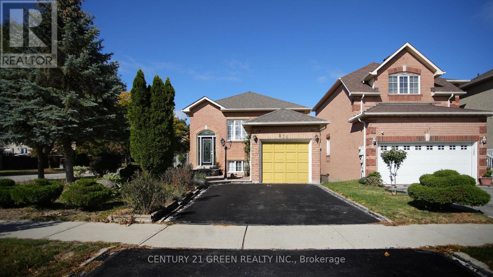 836 Avocado Crescent, Mississauga, Ontario  L5W 1K4 - Photo 2 - W13877562