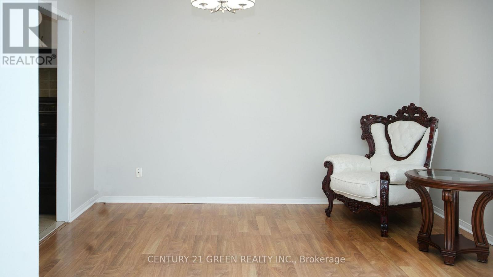 836 Avocado Crescent, Mississauga, Ontario  L5W 1K4 - Photo 4 - W13877562