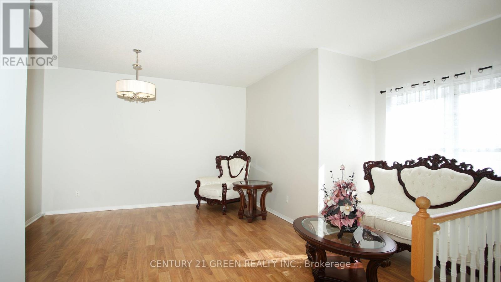 836 Avocado Crescent, Mississauga, Ontario  L5W 1K4 - Photo 5 - W13877562