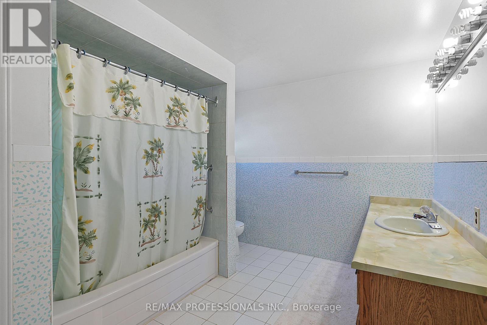 43 Franca Crescent, Toronto, Ontario  M9V 4T8 - Photo 34 - W13877634