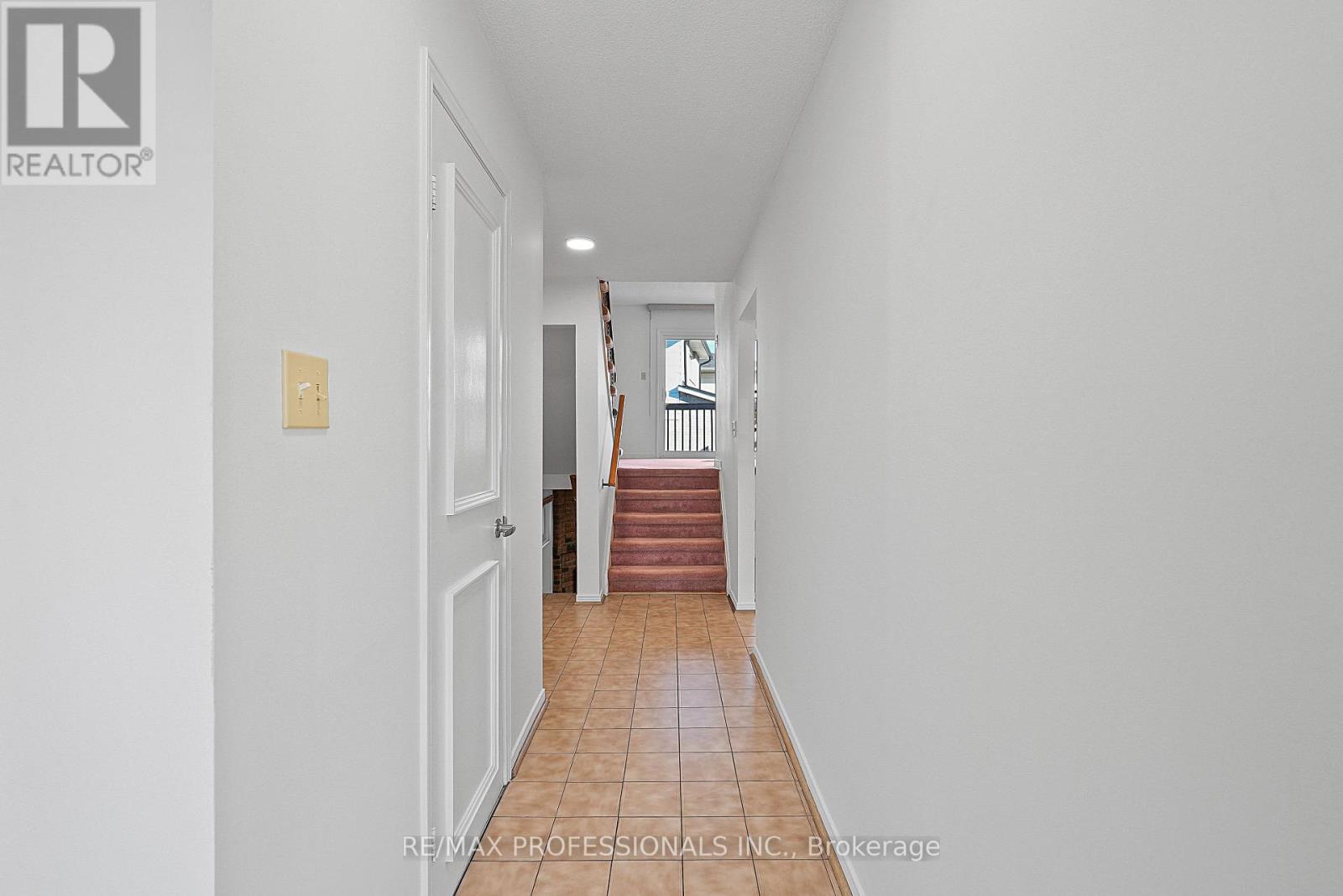 43 Franca Crescent, Toronto, Ontario  M9V 4T8 - Photo 4 - W13877634