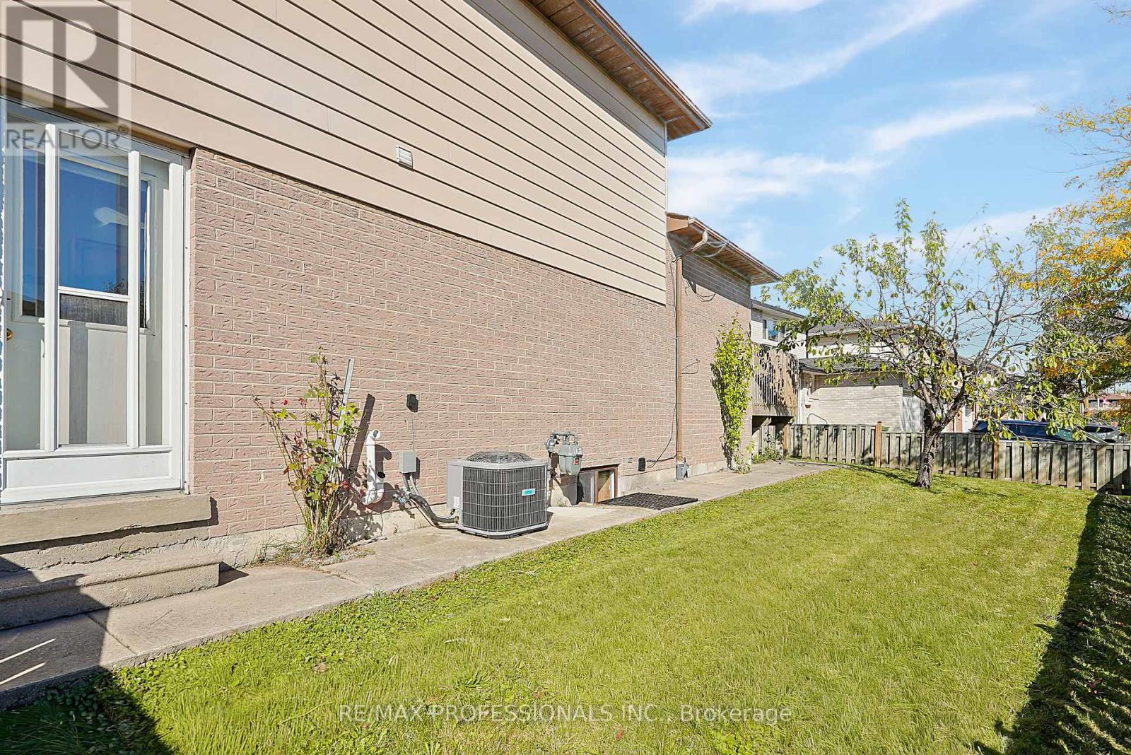 43 Franca Crescent, Toronto, Ontario  M9V 4T8 - Photo 44 - W13877634