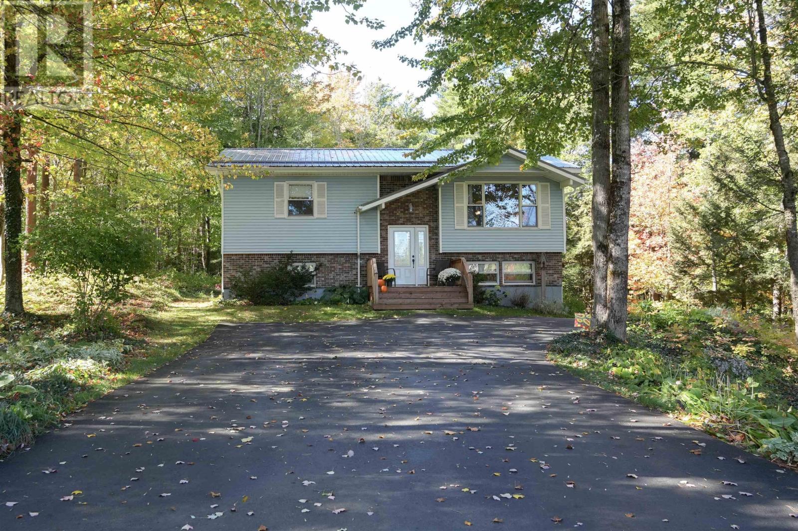 399 Bentley Road Rockland Nova Scotia Canada B0P1E0 2