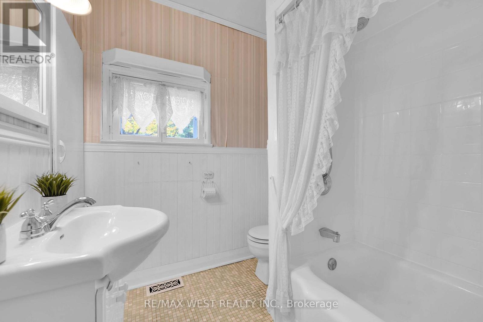26 Centre Street, Grey Highlands, Ontario  N0C 1H0 - Photo 17 - X13877446