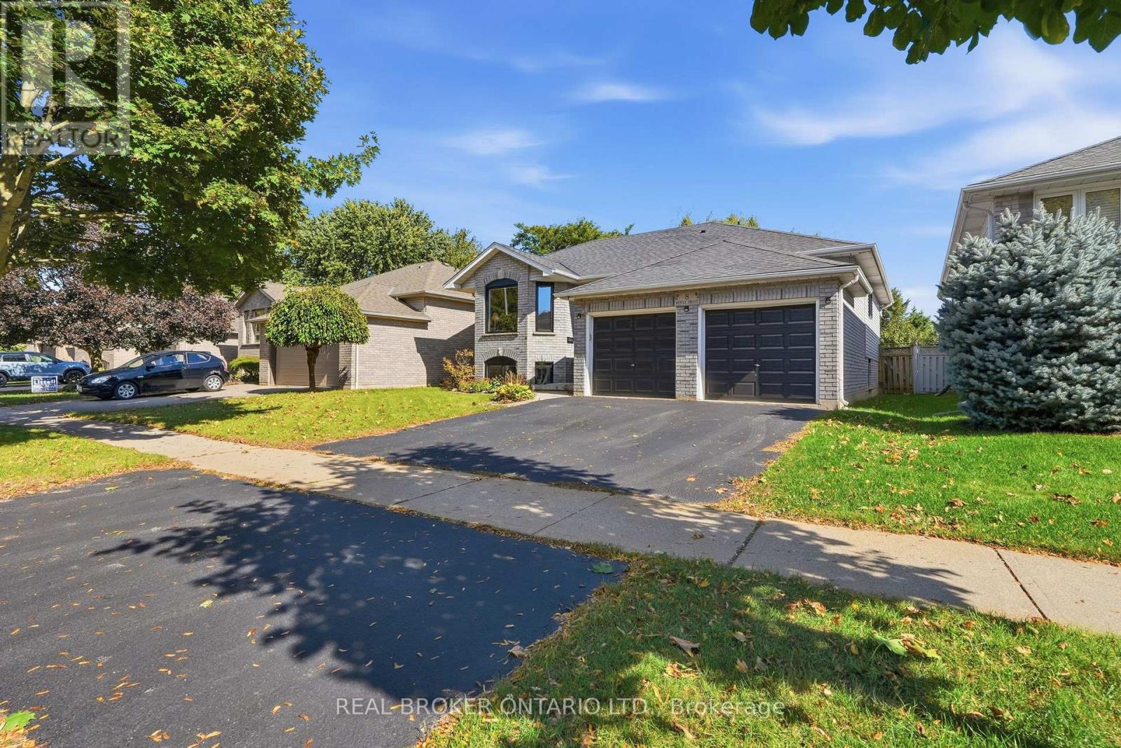 8 Moyle Drive, Brantford, Ontario  N3V 1E5 - Photo 2 - X13877508