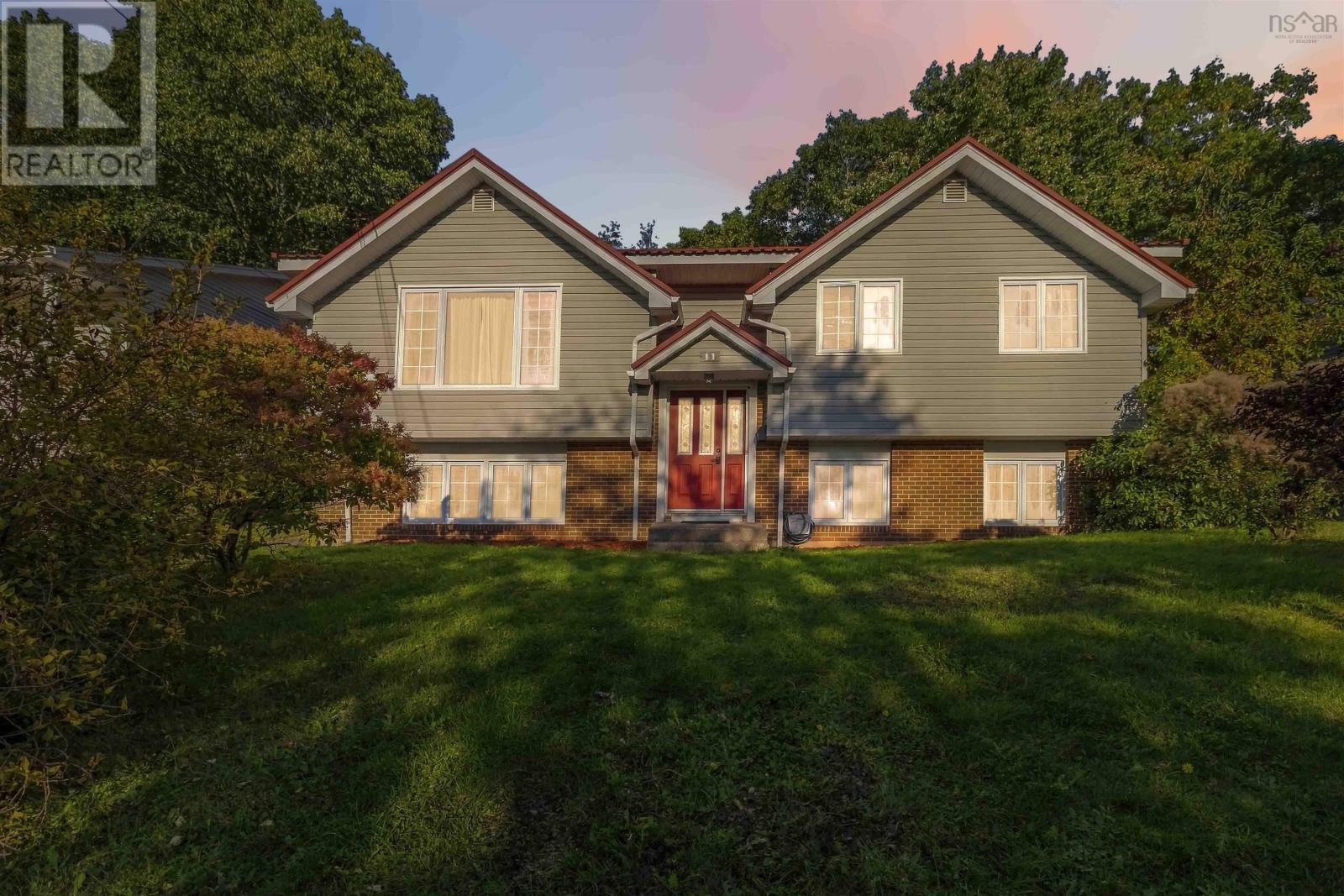11 Riverview Crescent, Bedford, Nova Scotia  B4A 2X5 - Photo 2 - 202625415