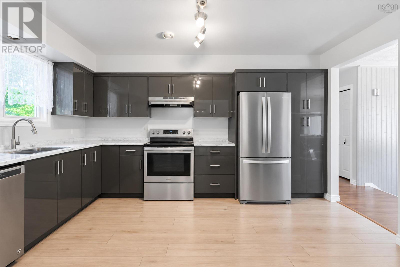 11 Riverview Crescent, Bedford, Nova Scotia  B4A 2X5 - Photo 9 - 202625415