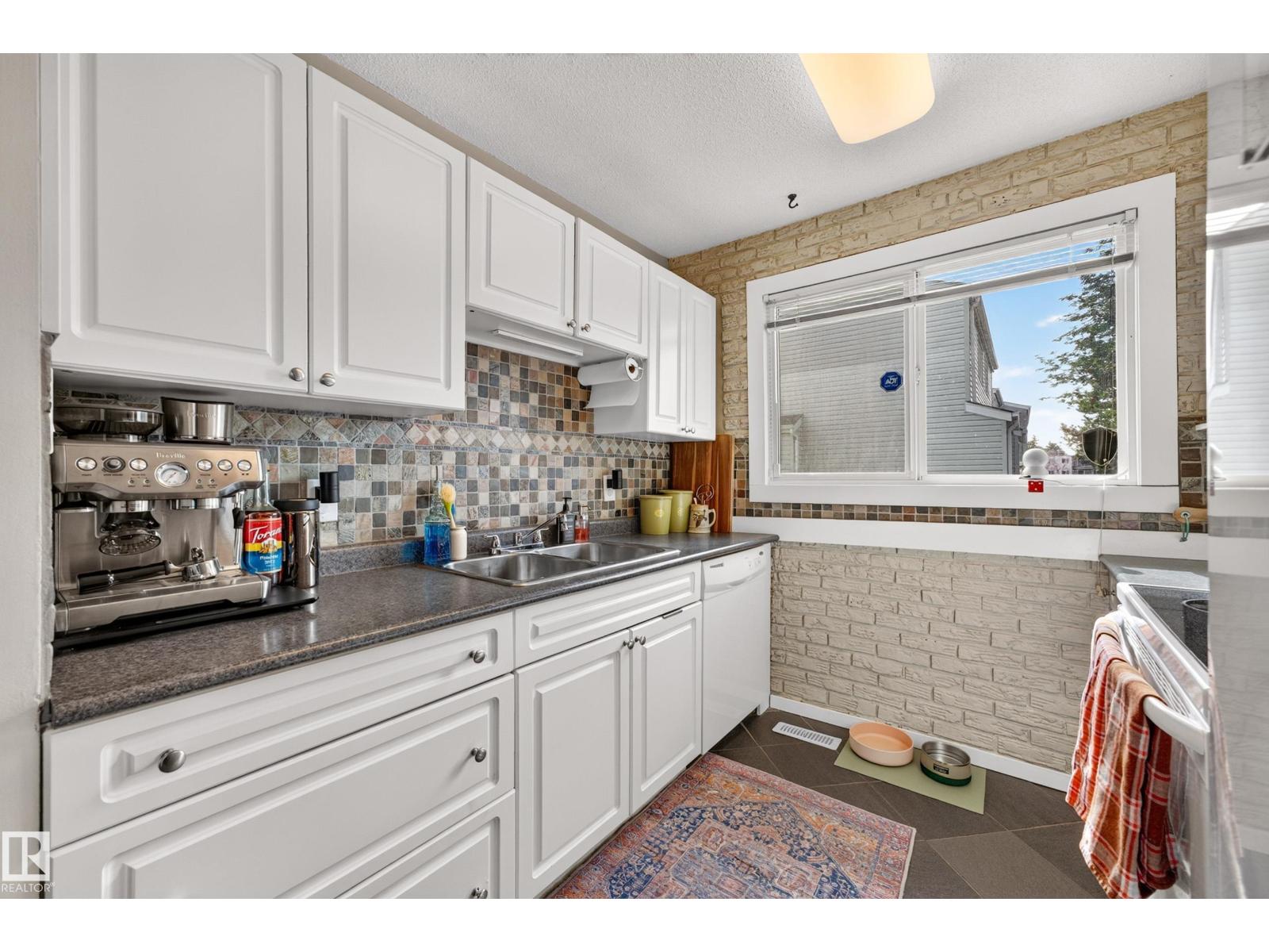 138 DICKINSFIELD CT NW