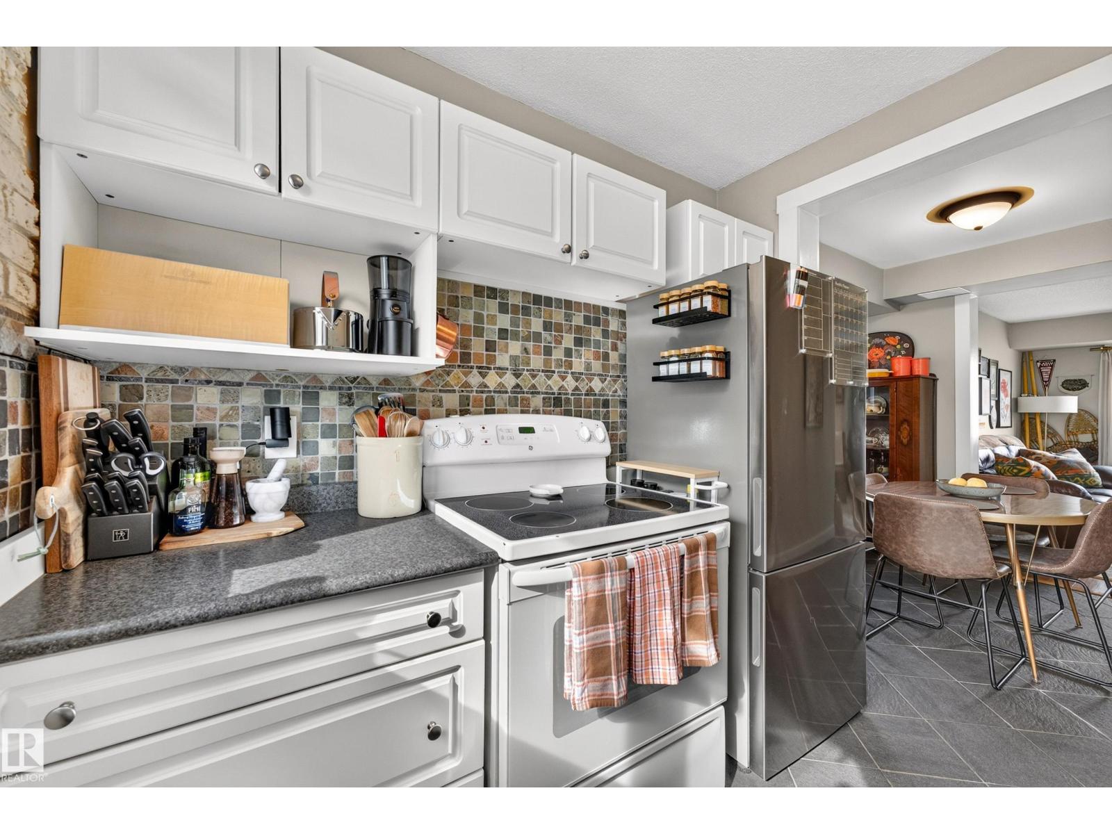 138 DICKINSFIELD CT NW