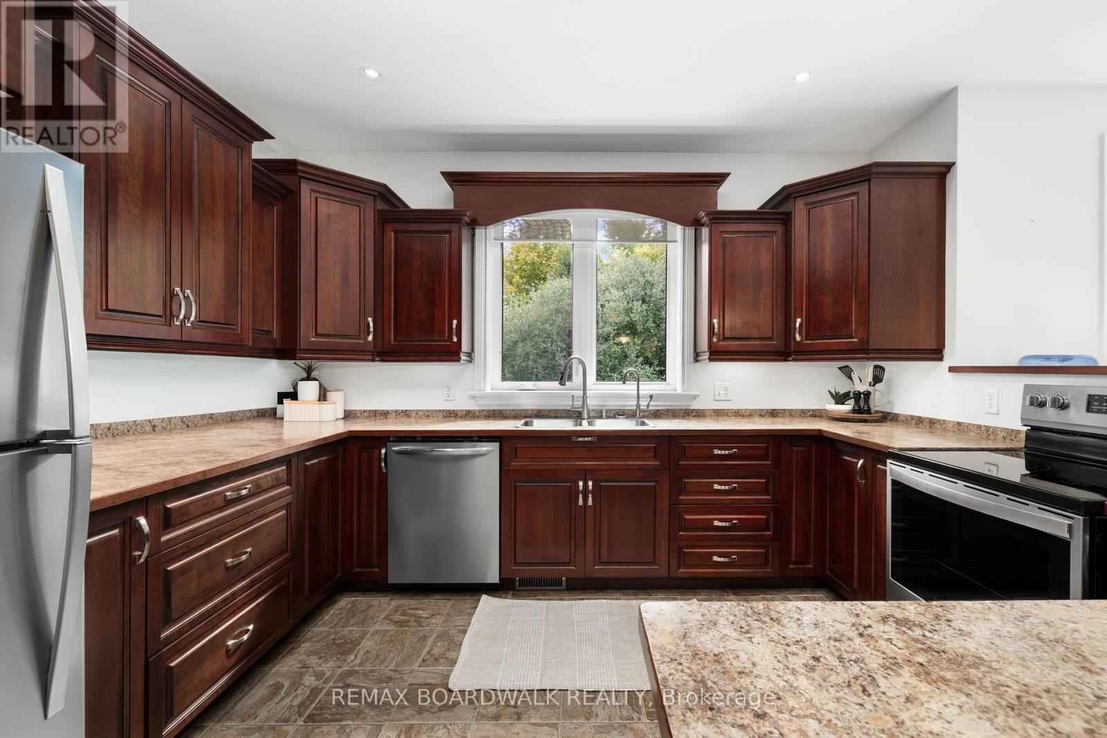 136 Macpherson Way, Drummond/north Elmsley, Ontario  K7H 3C9 - Photo 17 - X13877760
