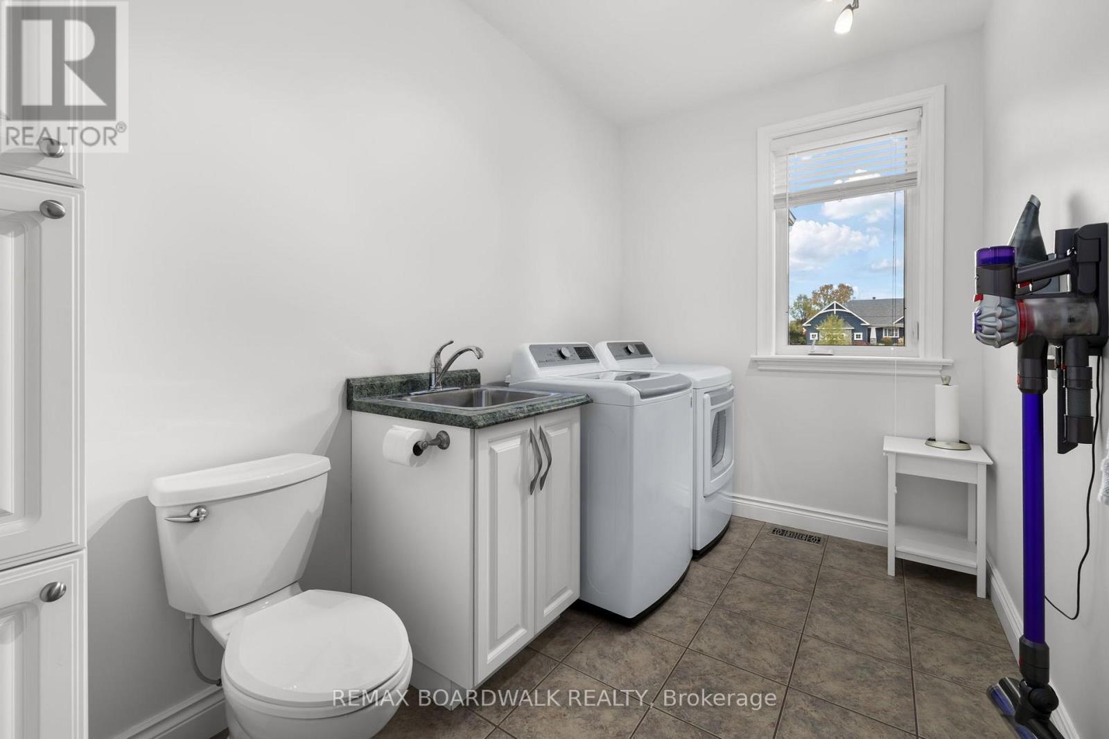 136 Macpherson Way, Drummond/north Elmsley, Ontario  K7H 3C9 - Photo 28 - X13877760