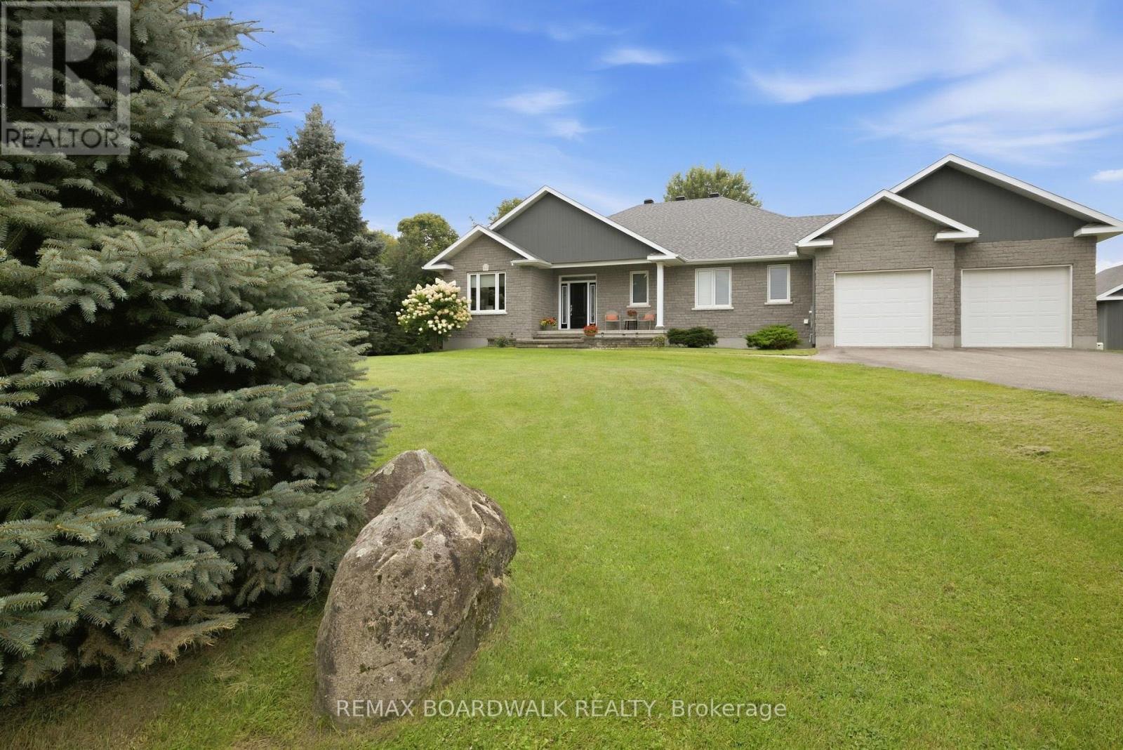 136 Macpherson Way, Drummond/north Elmsley, Ontario  K7H 3C9 - Photo 4 - X13877760