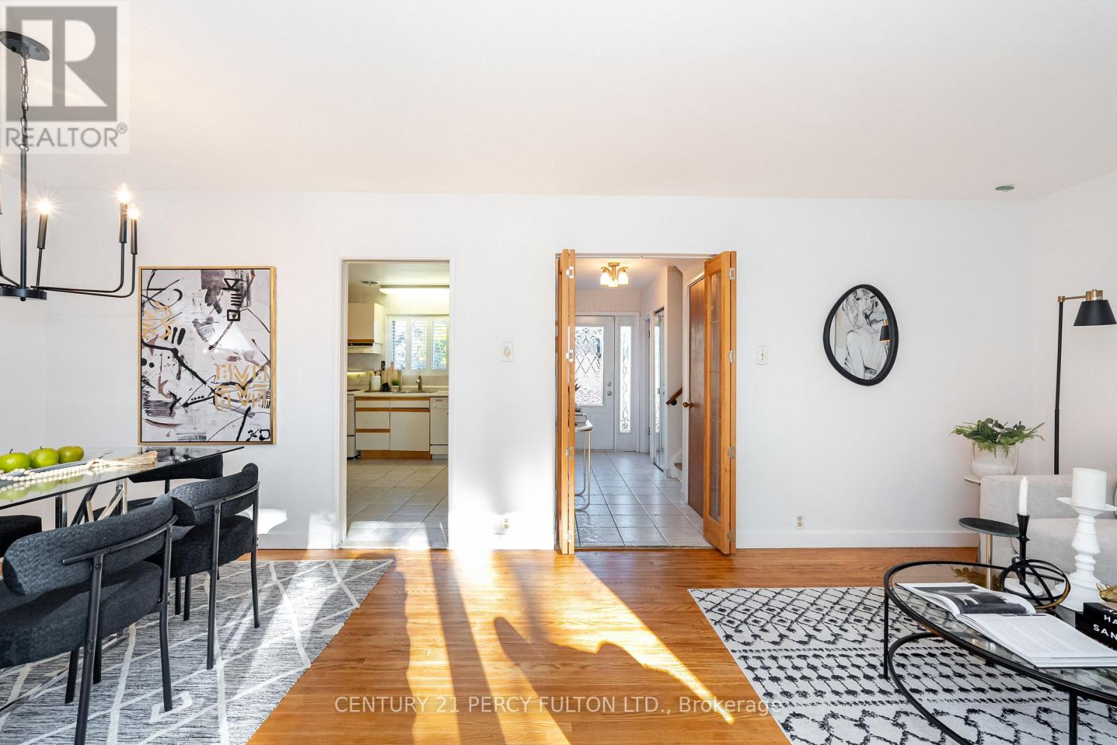 24 Dogwood Crescent, Toronto, Ontario  M1P 3N6 - Photo 15 - E13877456