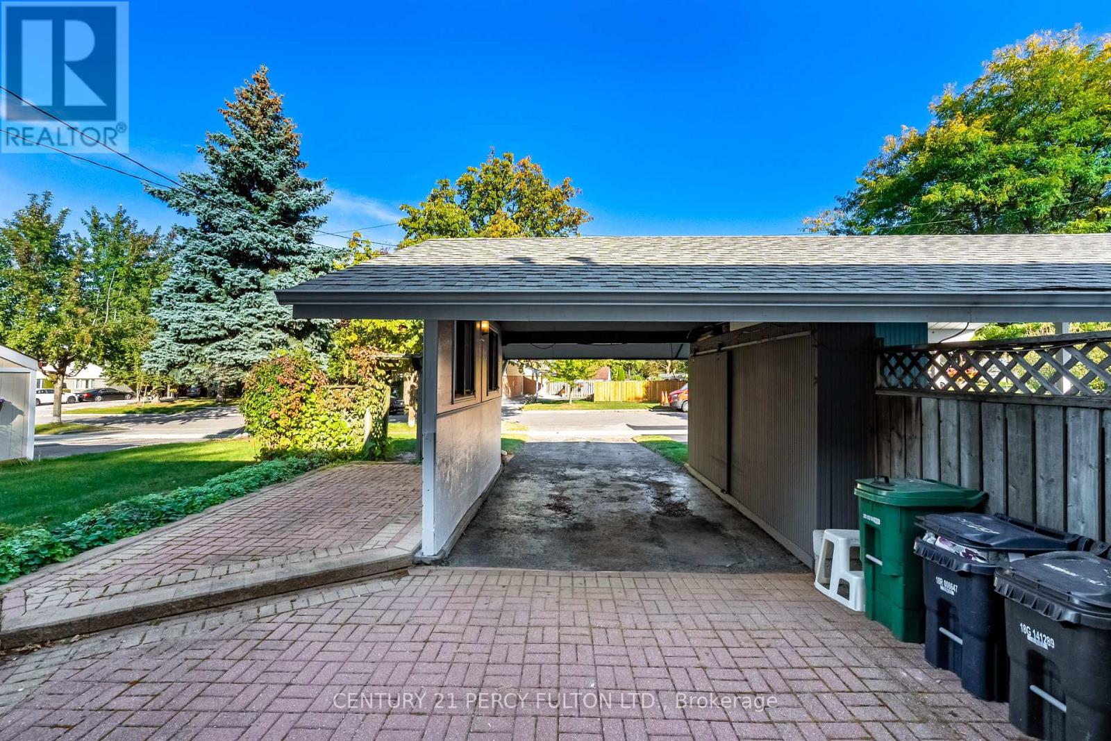 24 Dogwood Crescent, Toronto, Ontario  M1P 3N6 - Photo 3 - E13877456