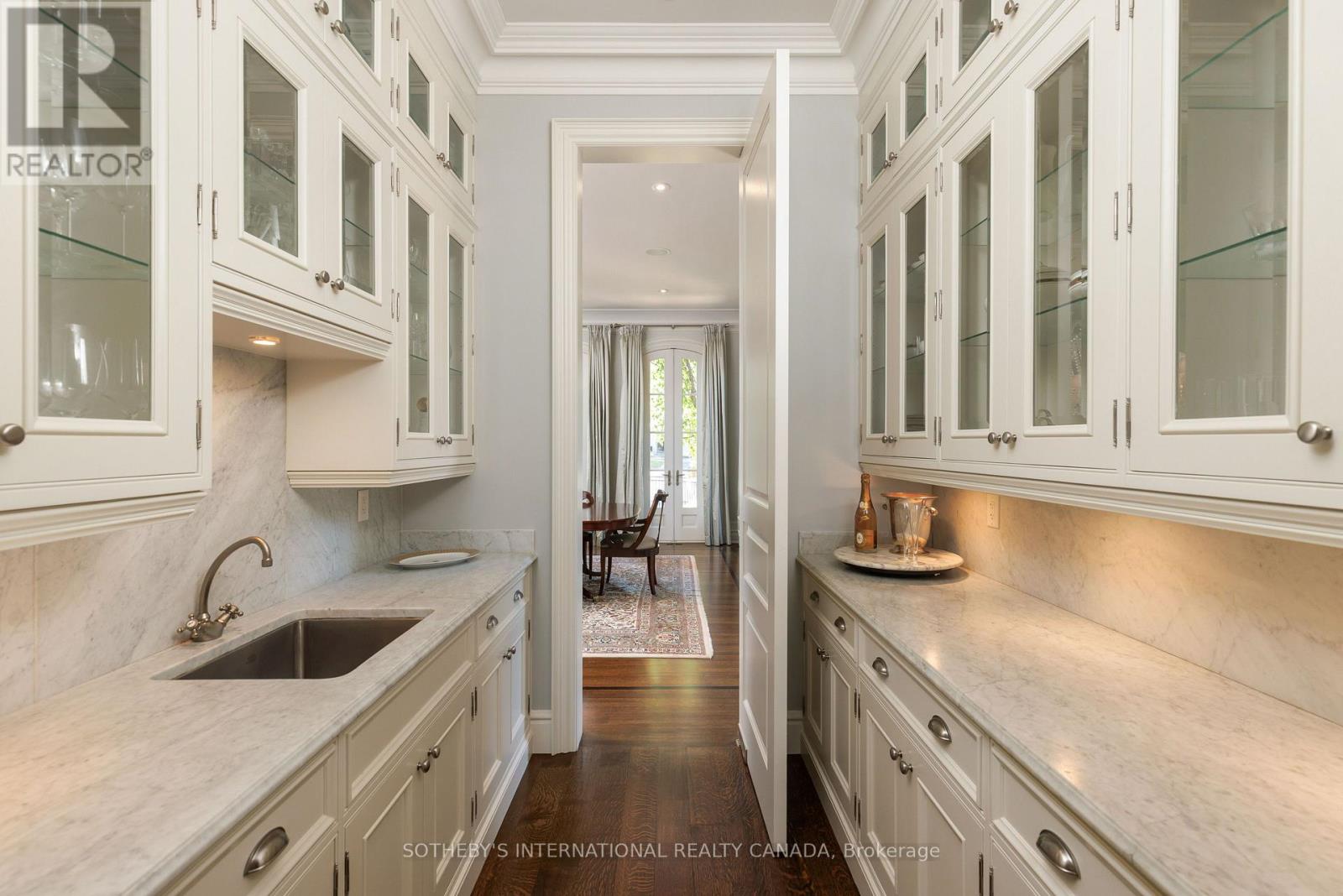 29 Edgehill Road, Toronto, Ontario  M9A 4N1 - Photo 13 - W13876294